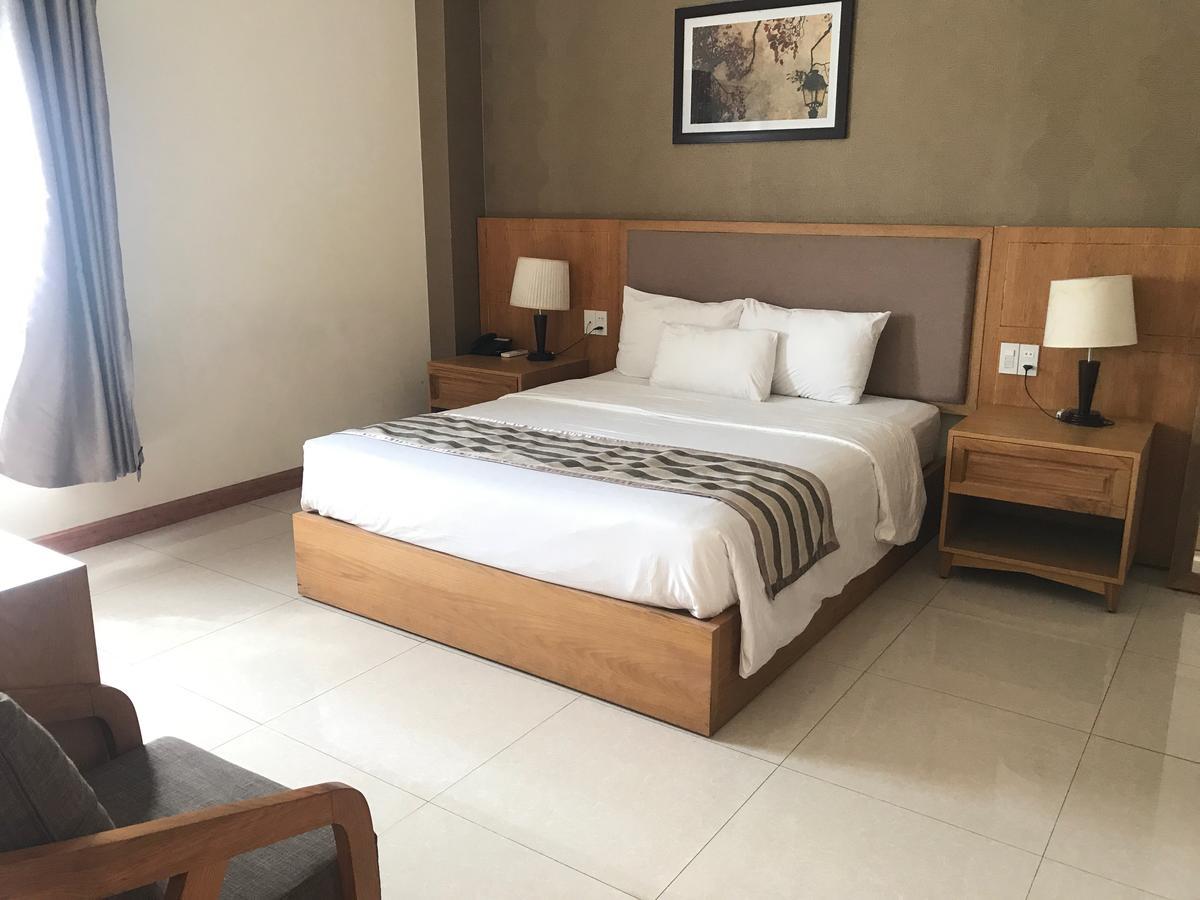 Elegant Hotel Pleiku Exterior photo